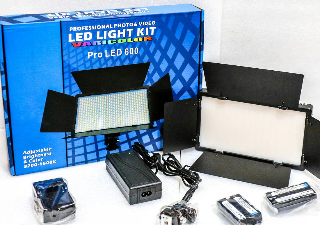 KIT D'ÉCLAIRAGE LED PRO LED 600 VARICOULEUR +2 batteries + Trépied - Large