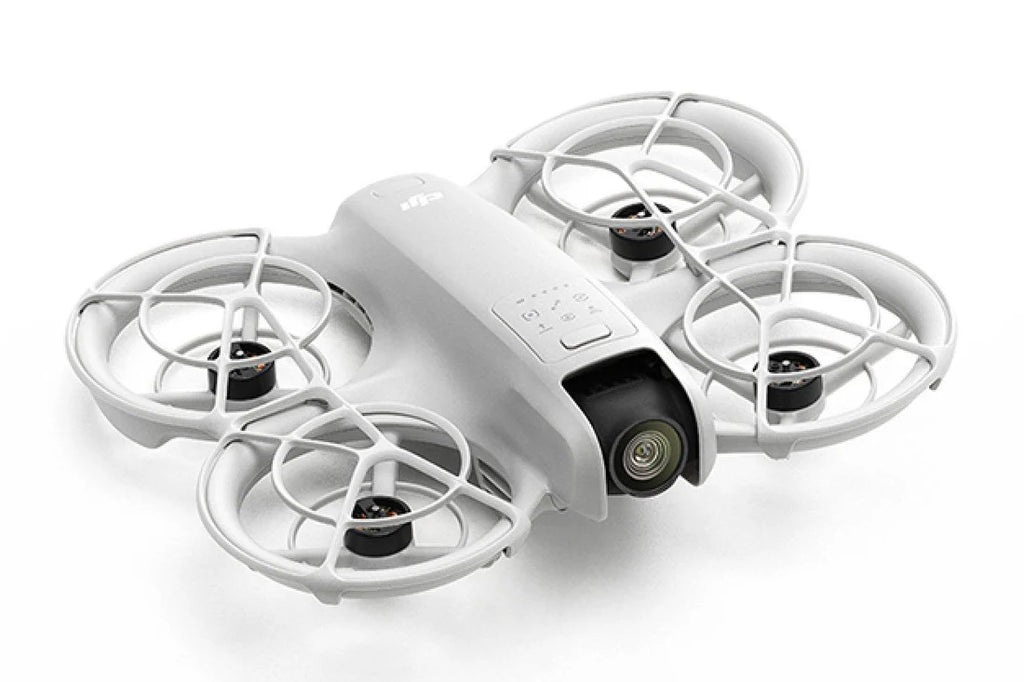 DJI Neo Motion Fly More Combo (Bundle), Mini Drone avec Caméra 4K UHD pour Adultes, Drone Suiveur qui Vole Seul de 135 g, Décollage du Creux de la Main, Suivi de Sujet, avec RC Motion 3 et 3 Batteries