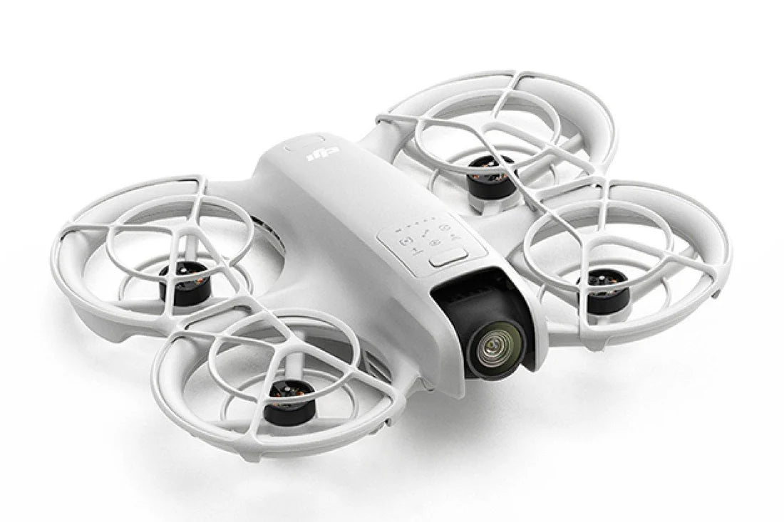DJI Neo Motion Fly More Combo (Bundle), Mini Drone avec Caméra 4K UHD pour Adultes, Drone Suiveur qui Vole Seul de 135 g, Décollage du Creux de la Main, Suivi de Sujet, avec RC Motion 3 et 3 Batteries